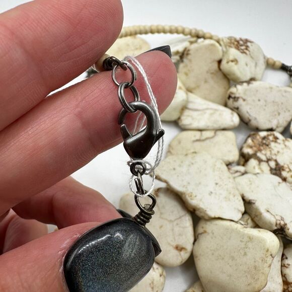 26" of all Howlite, statement necklace with silver tone hardware! - Picture 7 of 13